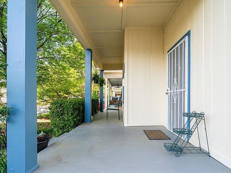 Listing photo 4