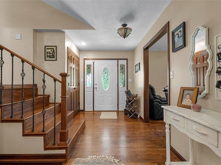 Listing photo 5
