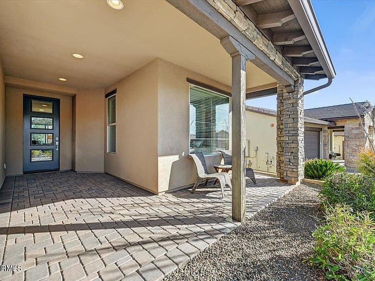 Listing photo 4