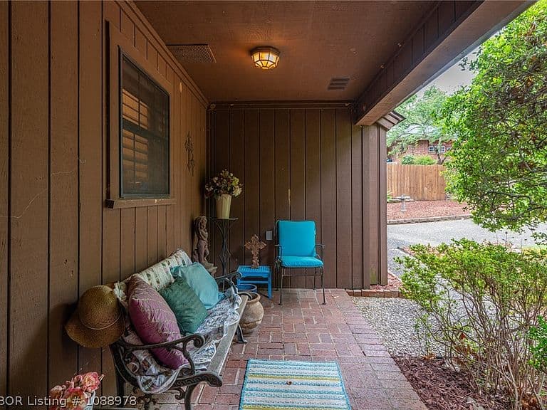 Listing photo 4
