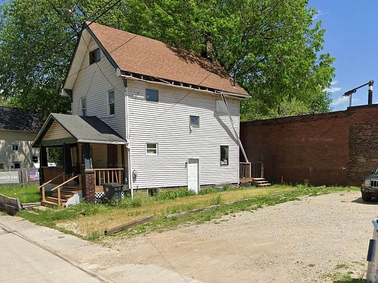Listing photo 4