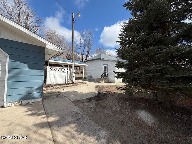 Listing photo 5
