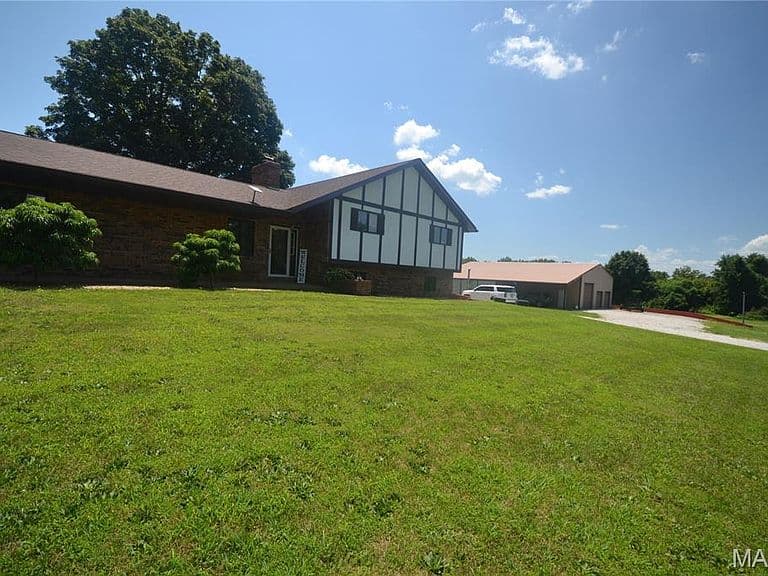 Listing photo 5
