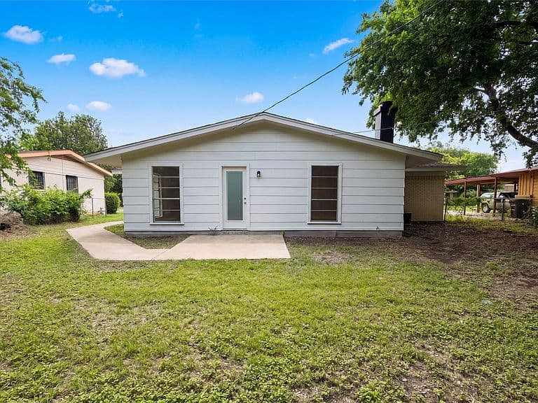Listing photo 5