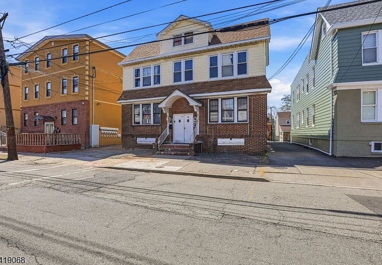 Listing photo 3