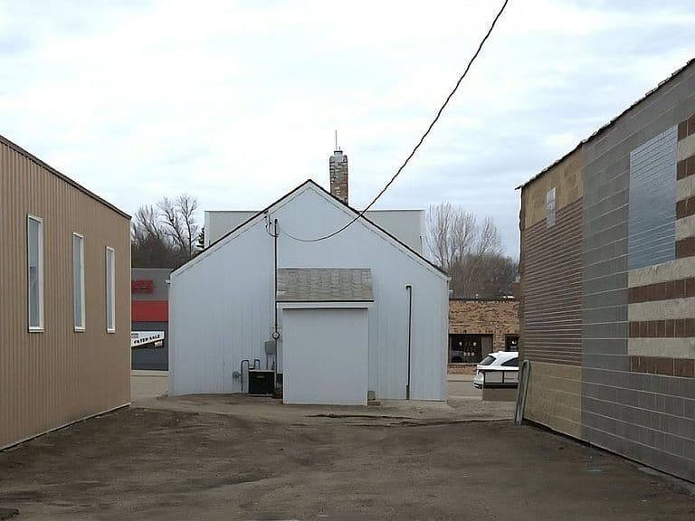 Listing photo 4