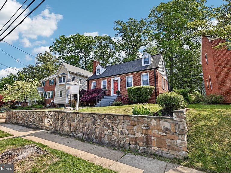Listing photo 3