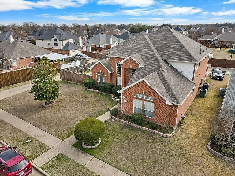 Listing photo 2