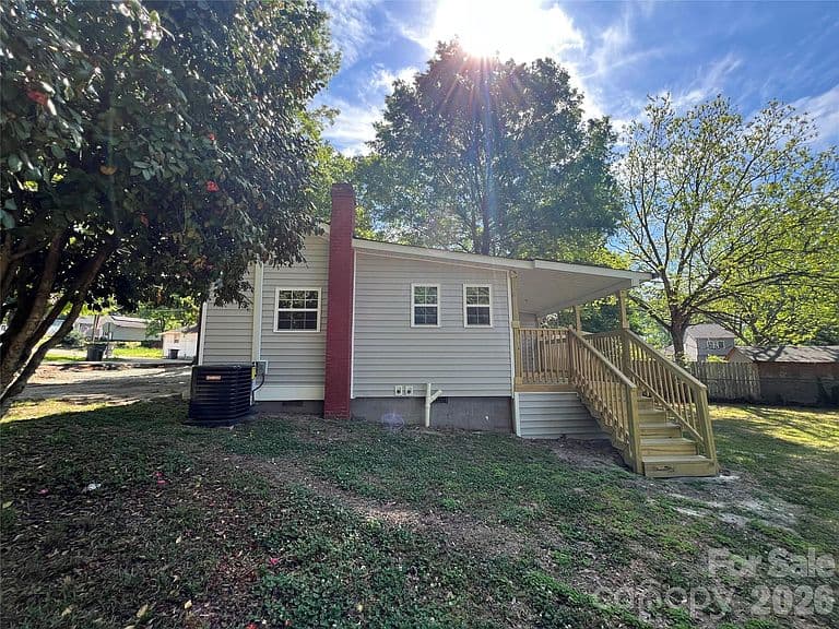 Listing photo 5