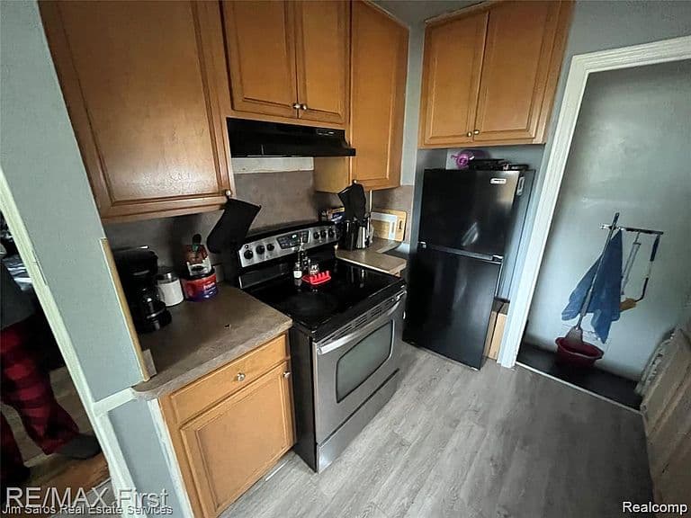 Listing photo 5