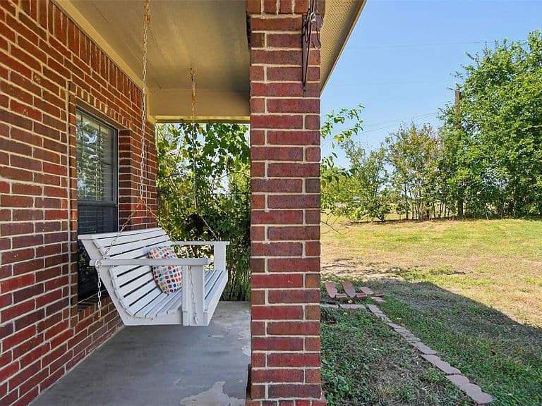 Listing photo 4