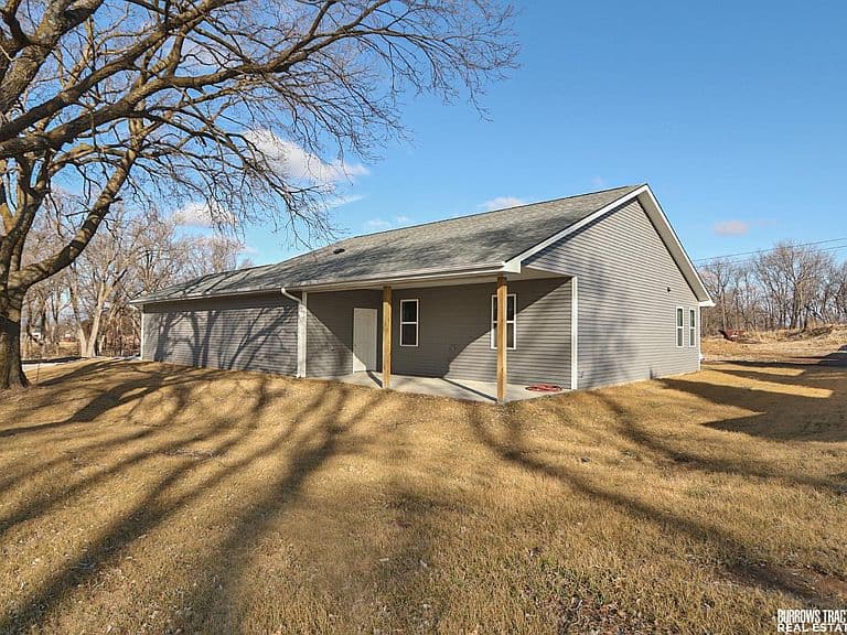 Listing photo 4