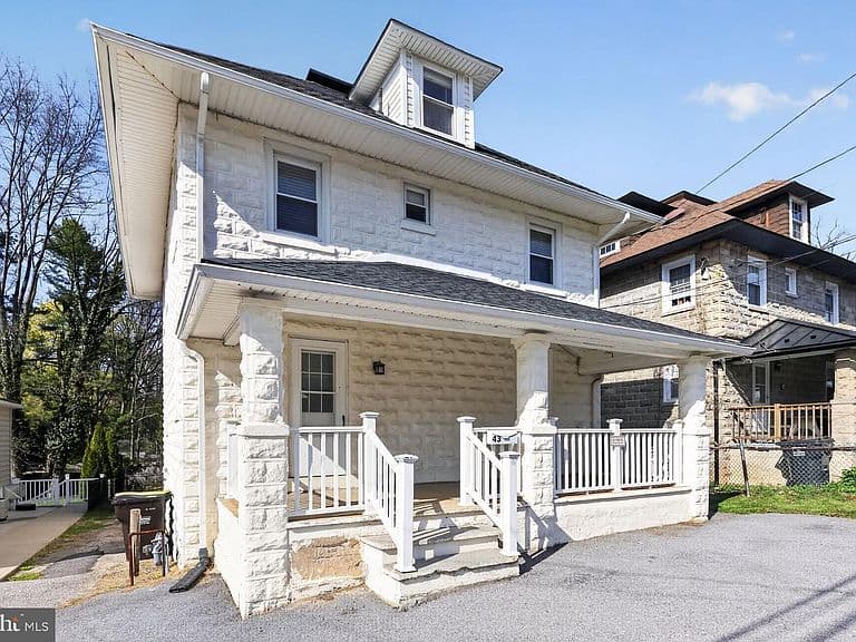 Listing photo 2