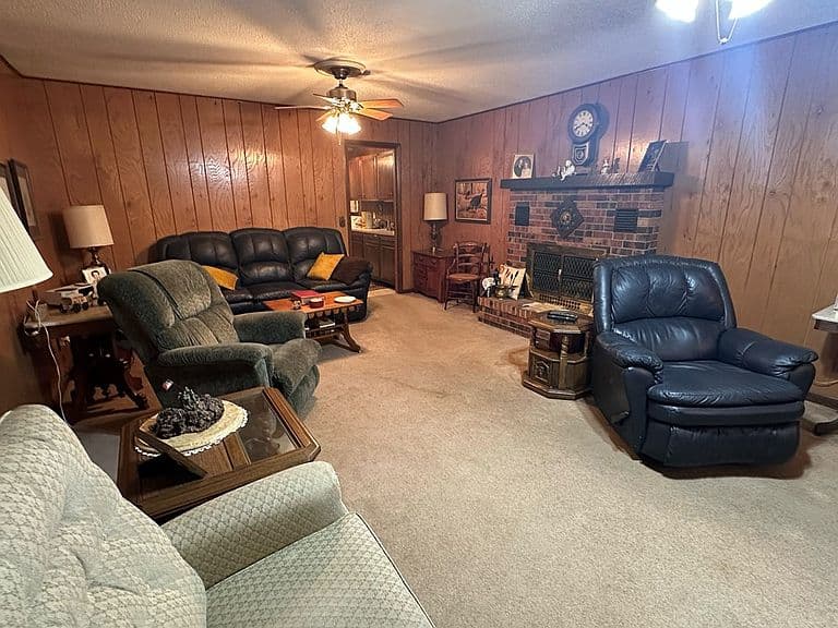 Listing photo 5