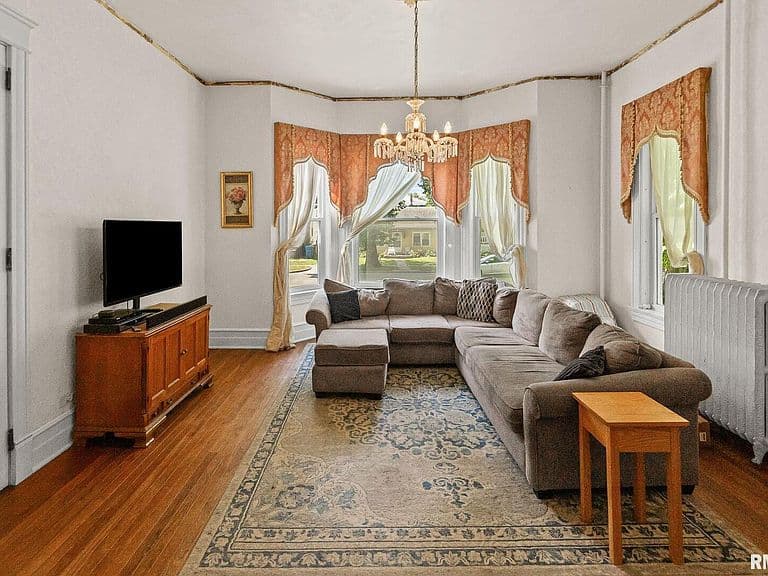 Listing photo 5