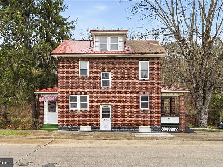 Listing photo 2