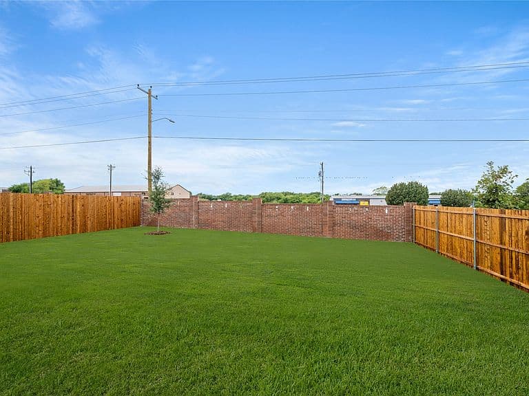 Listing photo 5