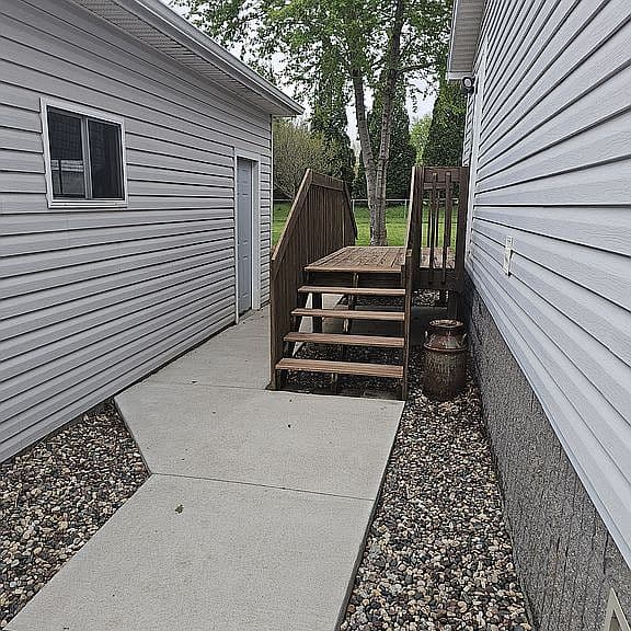 Listing photo 2