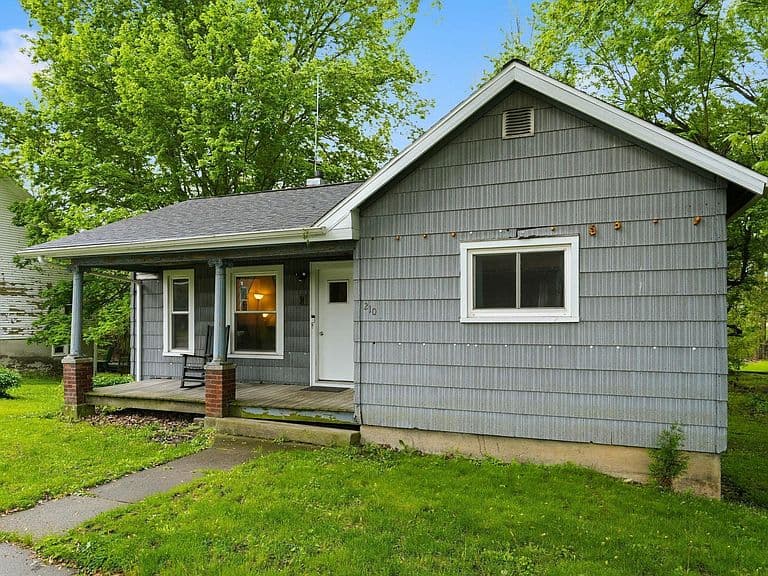 Listing photo 3