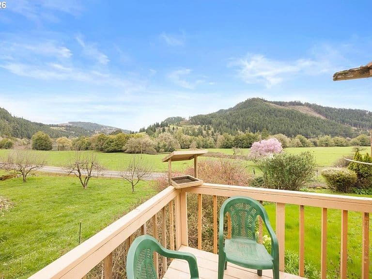 Listing photo 5