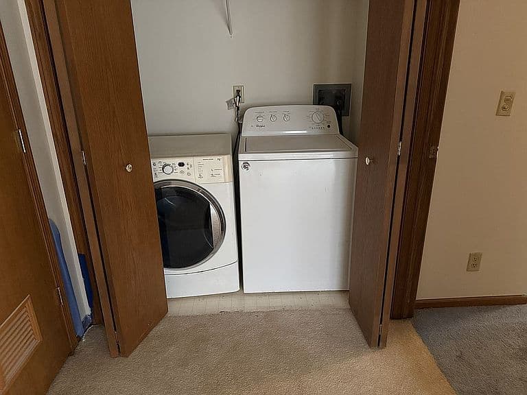 Listing photo 5