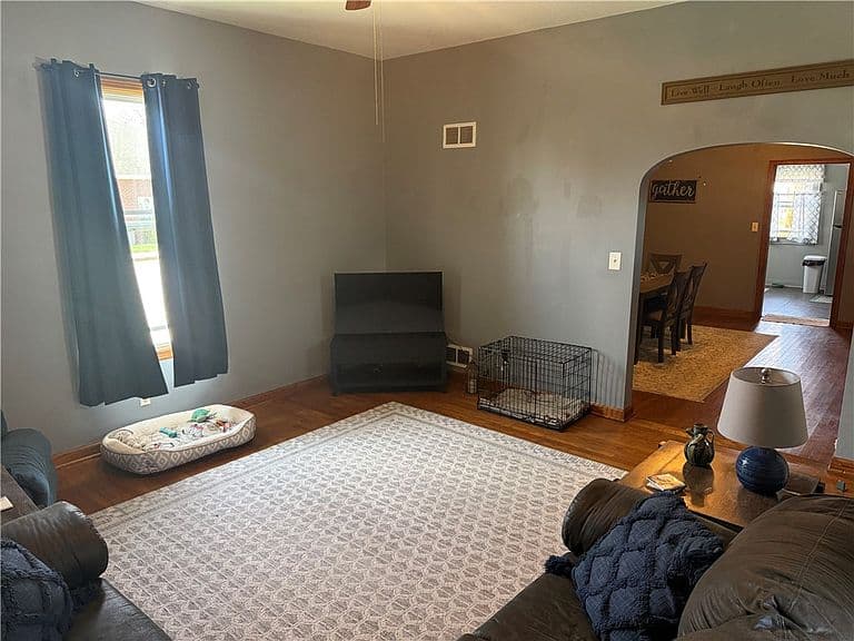 Listing photo 5