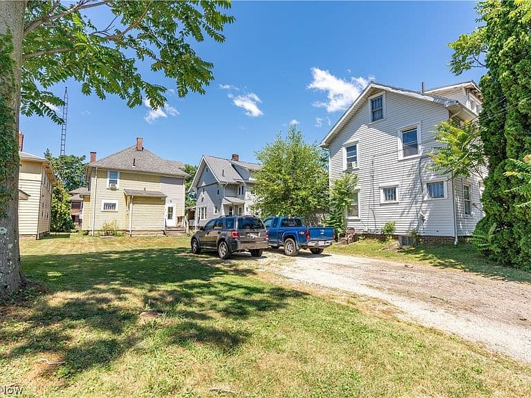 Listing photo 5