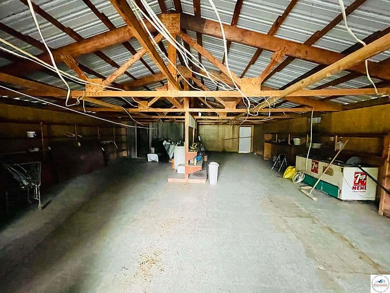 Listing photo 5