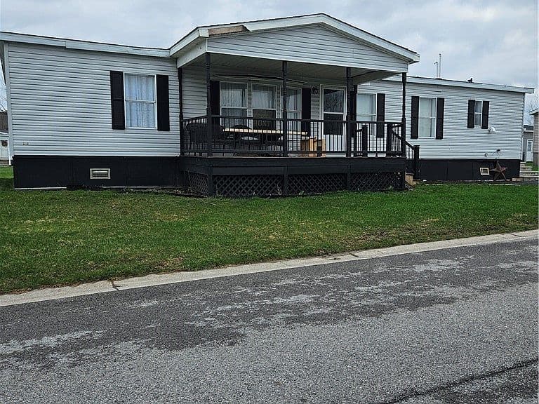 Listing photo 2