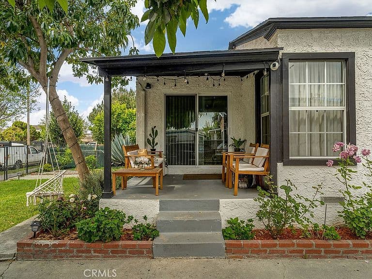 Listing photo 3
