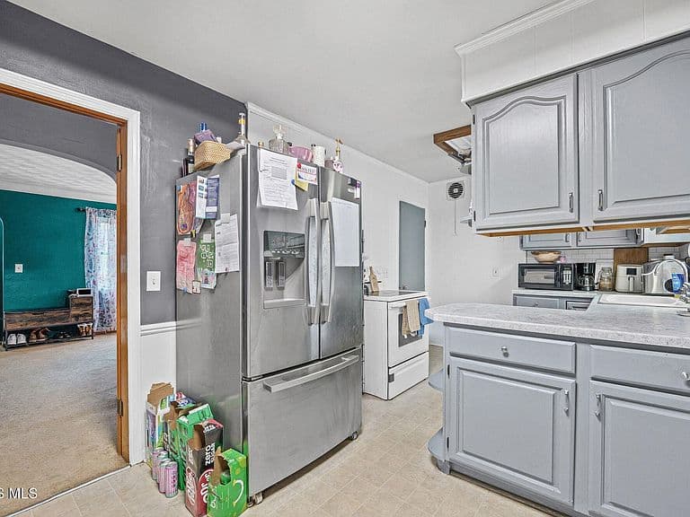 Listing photo 5