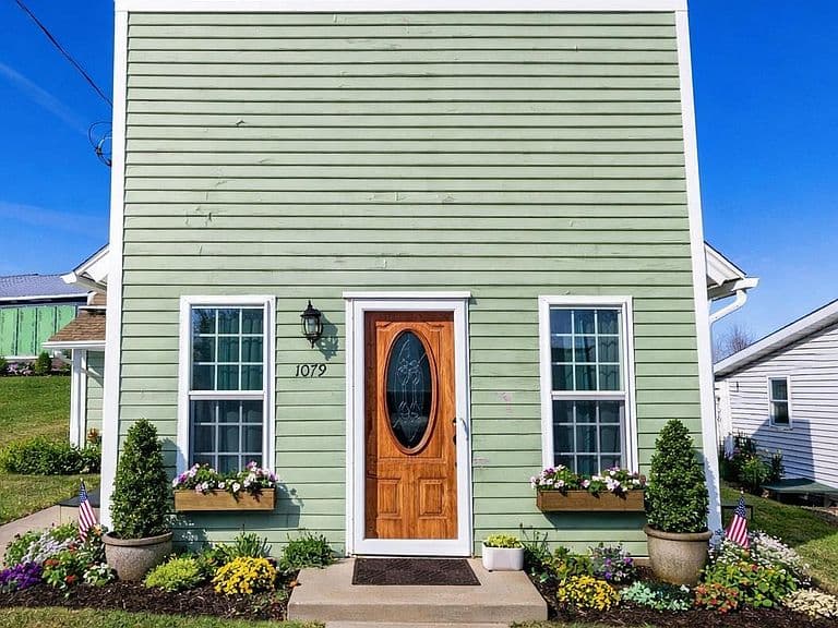 Listing photo 2
