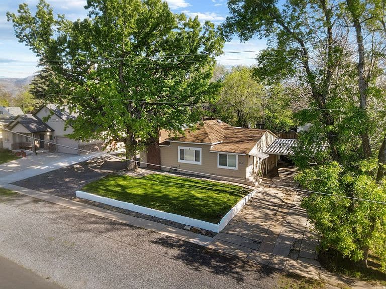Listing photo 5