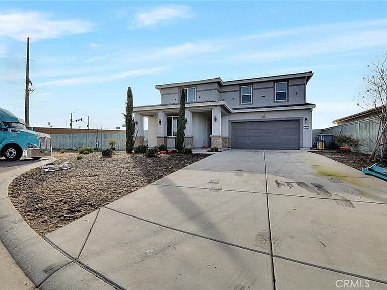 Listing photo 3