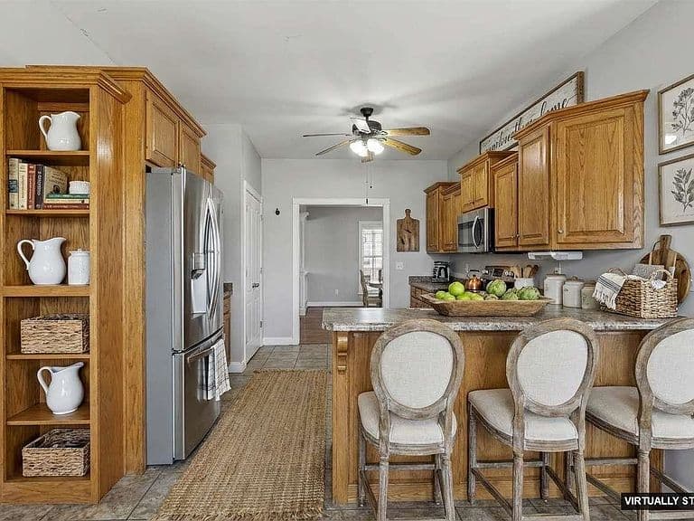 Listing photo 4