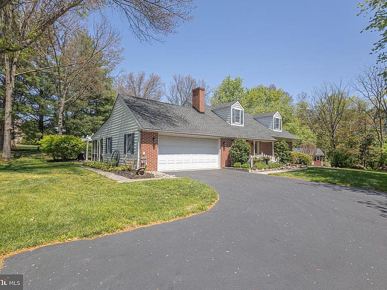 Listing photo 3