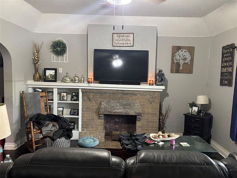 Listing photo 4