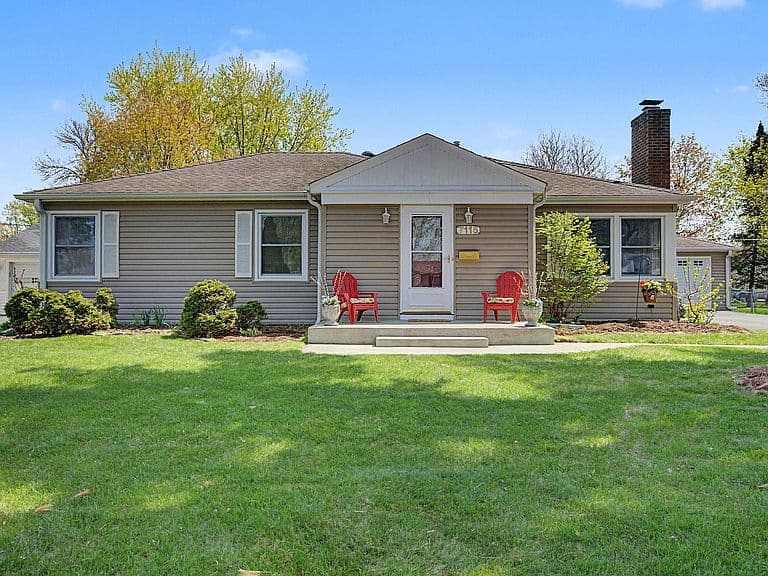 Listing photo 2