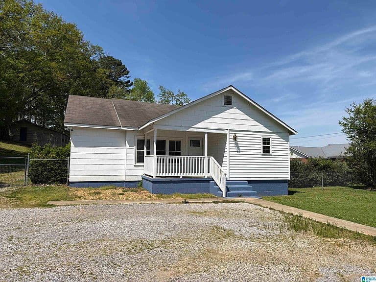 Listing photo 3