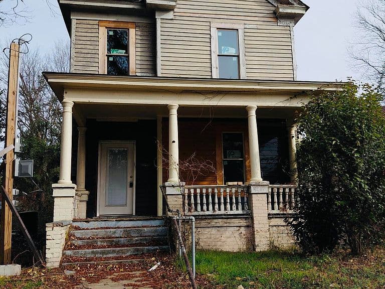 Listing photo 2
