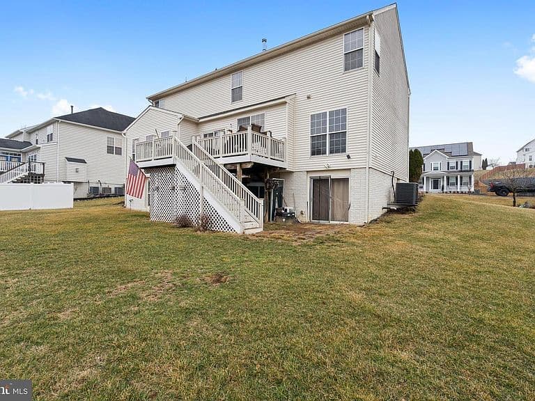 Listing photo 5