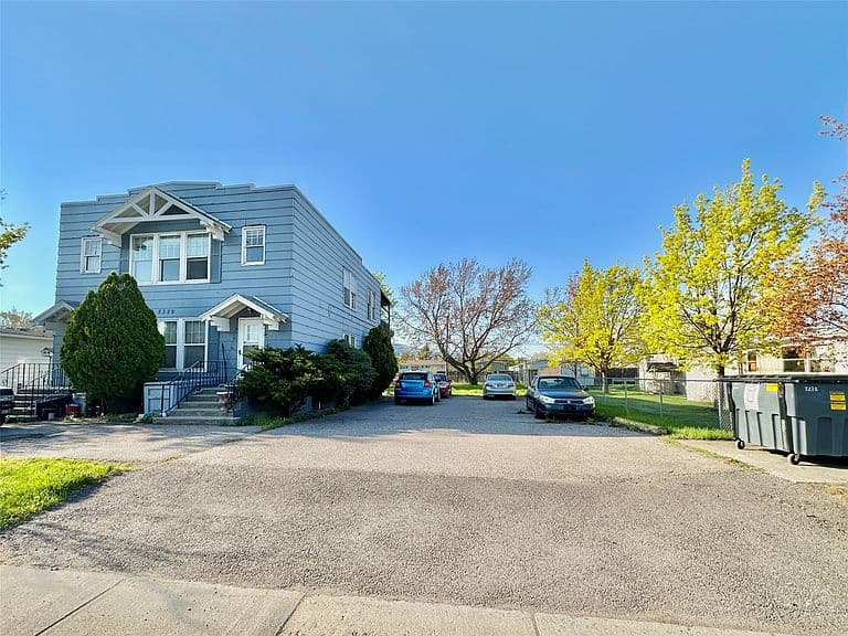 Listing photo 3
