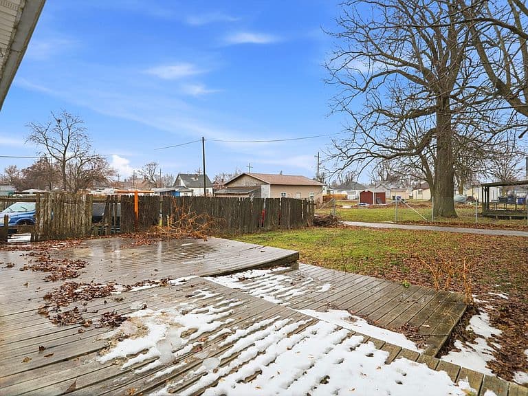Listing photo 3