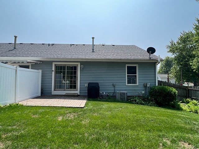 Listing photo 5