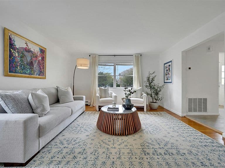 Listing photo 5