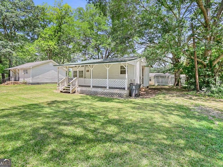 Listing photo 4