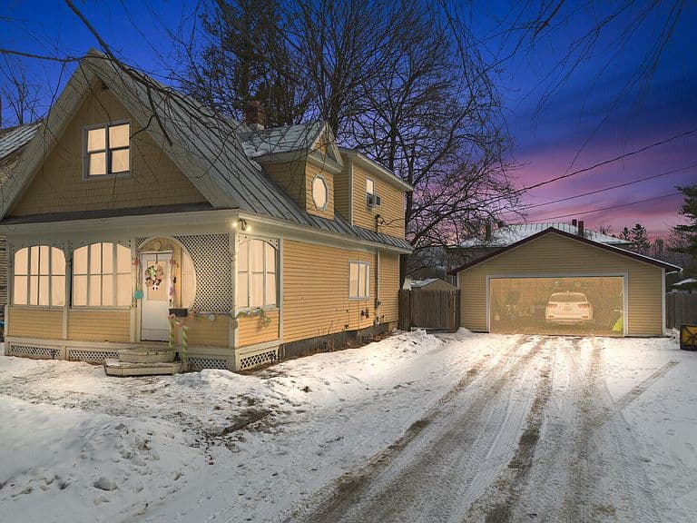Listing photo 2