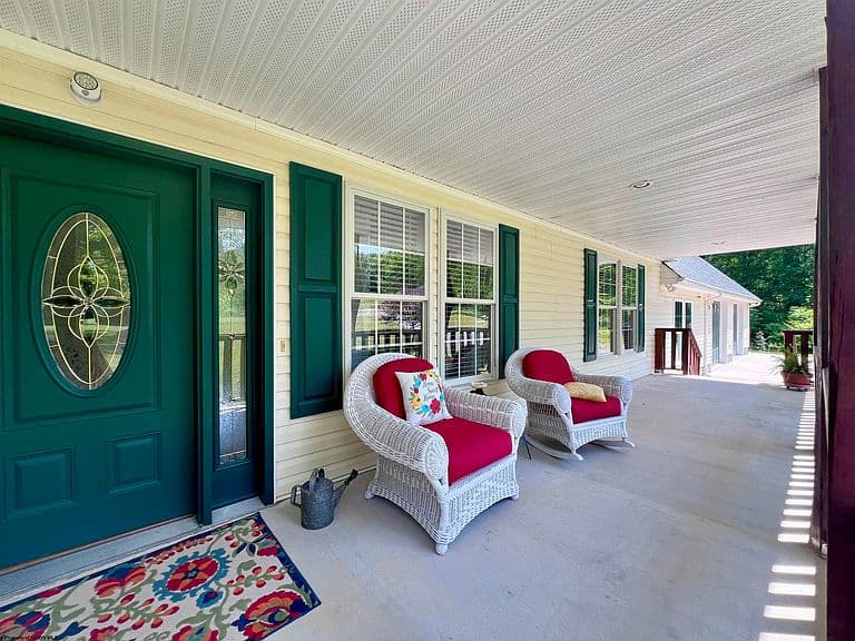 Listing photo 3