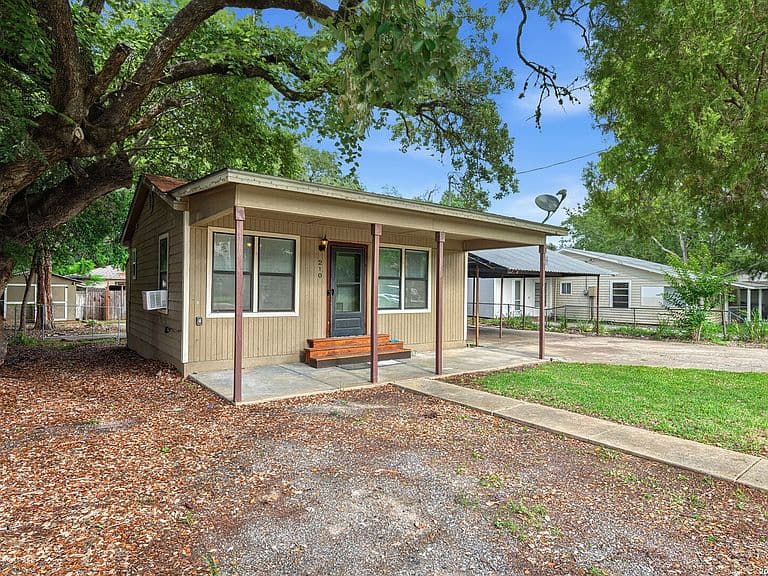 Listing photo 3