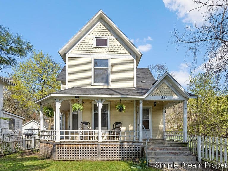 Listing photo 3